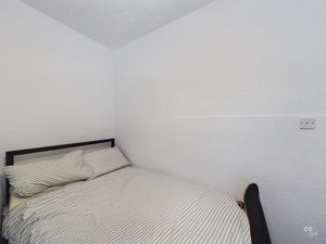 bed 4 - click for photo gallery